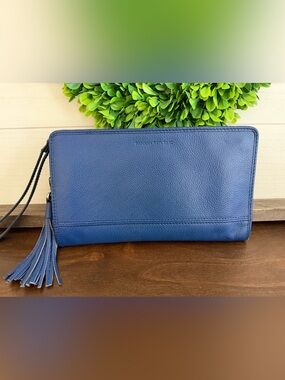 Banana Republic Deep Blue pebbled leather Leather Zip Clutch like new
